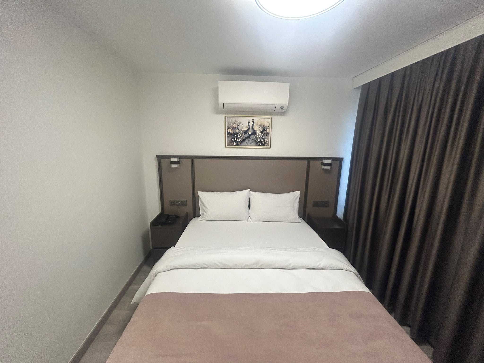 Deluxe Taş Konsept Çift Kişilik Oda